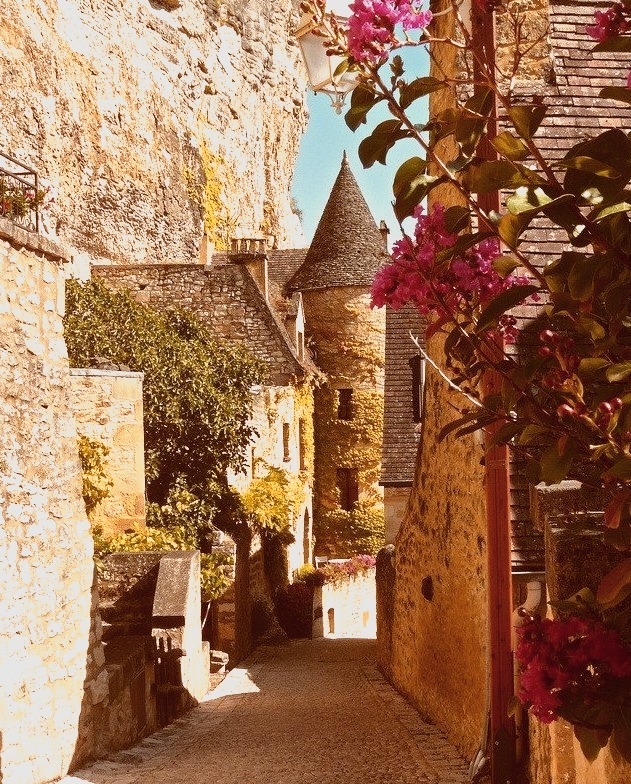 Beautiful villages of Dordogne Valley, La Roque-Gageac, France