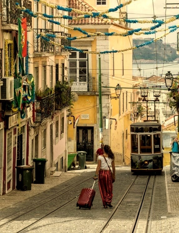 Lone Traveler, Lisbon / Portugal